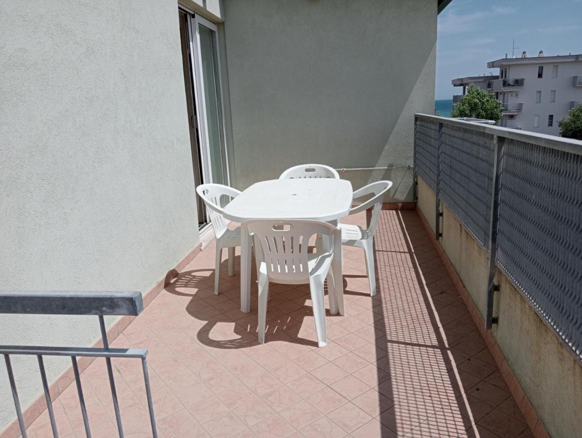 Appartamenti Carlotta Rimini Extérieur photo