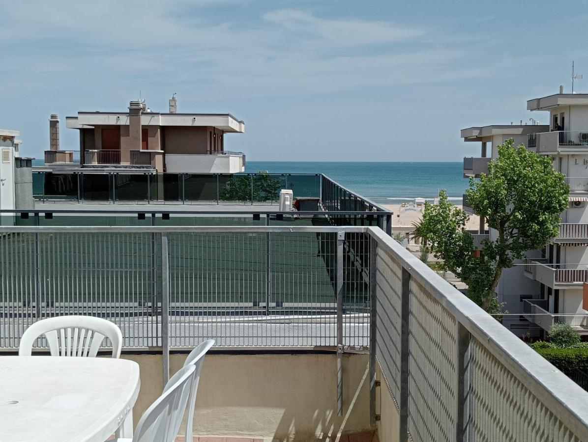 Appartamenti Carlotta Rimini Extérieur photo