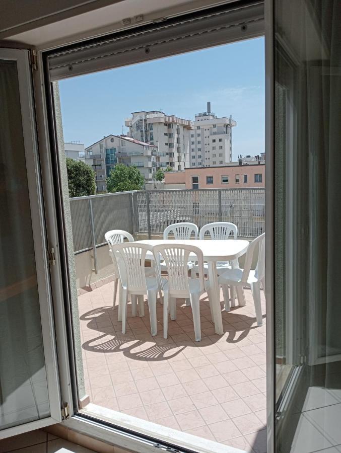 Appartamenti Carlotta Rimini Extérieur photo